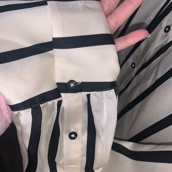 Vince Camuto, cream/black button down. Women’s L $20 - Picture 2 of 7